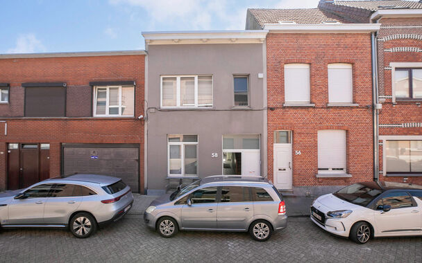 Appartementsgebouw te koop in Antwerpen Deurne