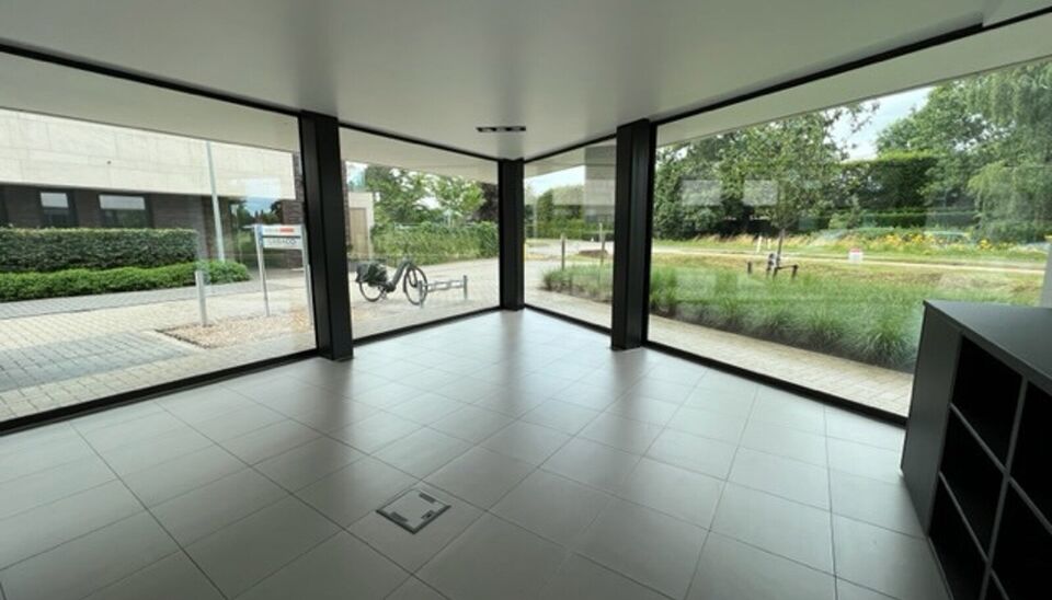 Commercieel gelijkvloers te huur in Ranst