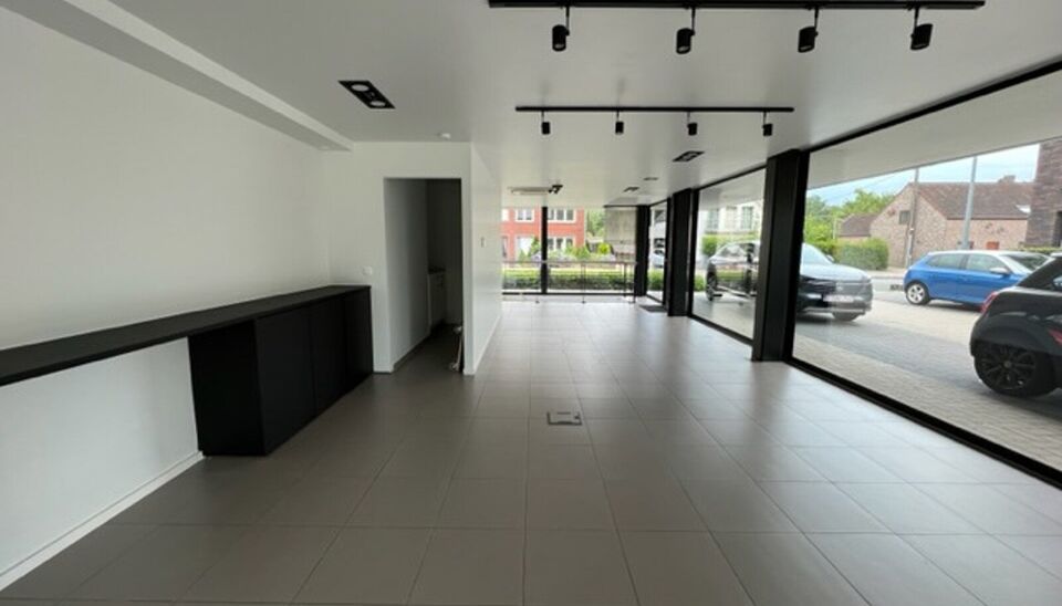 Commercieel gelijkvloers te huur in Ranst