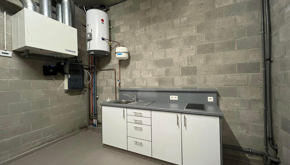 Commercieel gelijkvloers te huur in Ranst