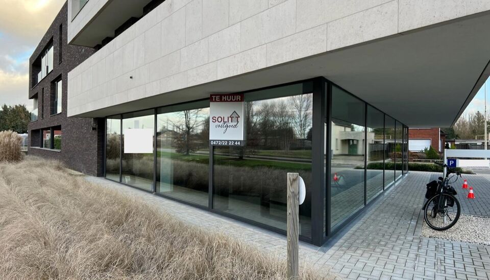 Commercieel gelijkvloers te huur in Ranst