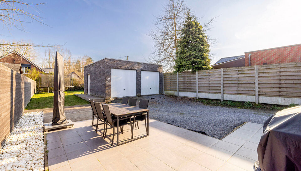 Gelijkvloerse verdieping te koop in Emblem