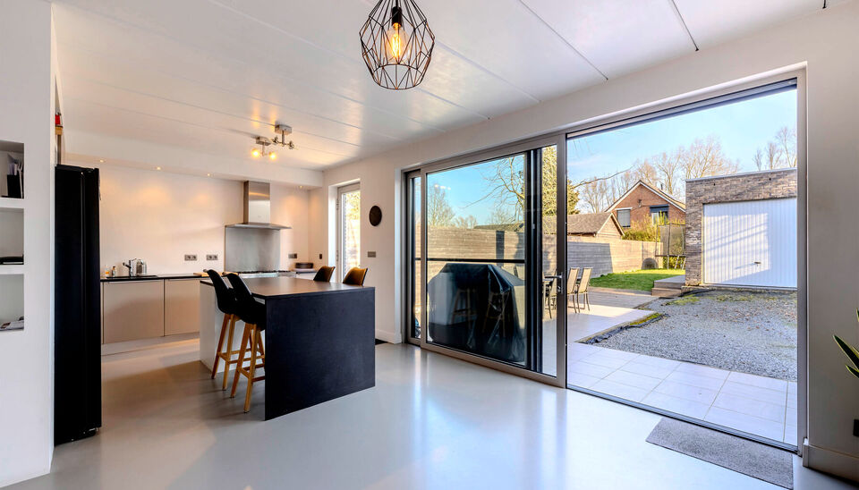 Gelijkvloerse verdieping te koop in Emblem