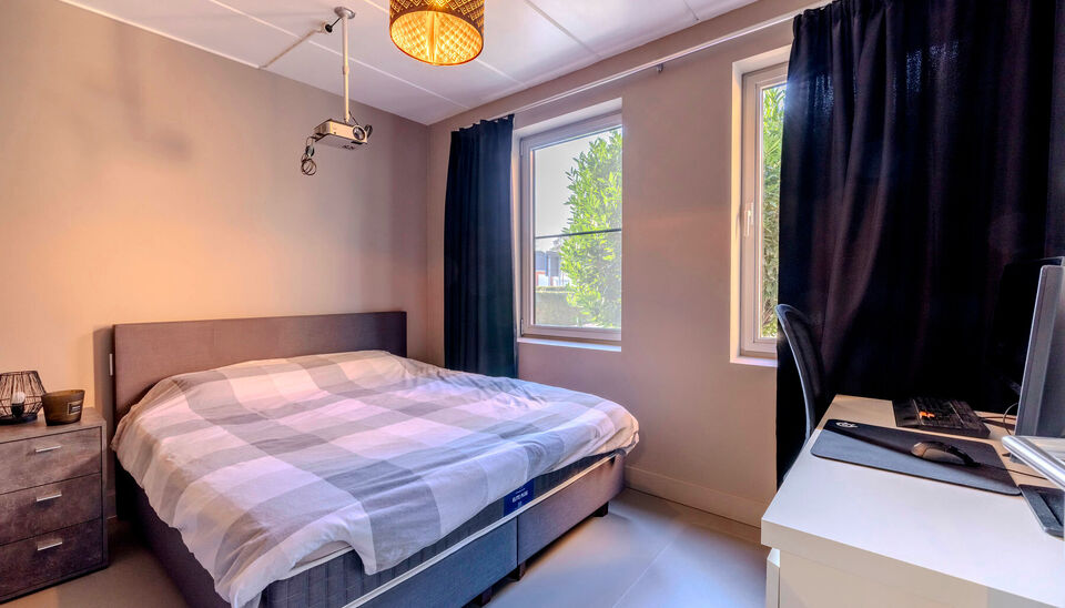 Gelijkvloerse verdieping te koop in Emblem